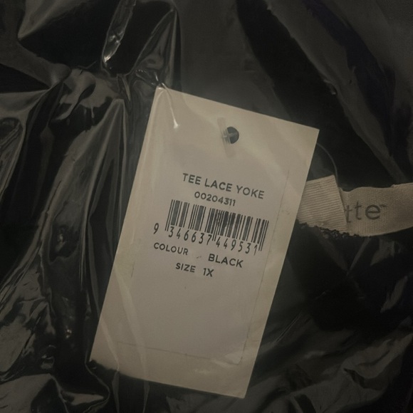 Loralette (Avenue) Black Lace Detail Top 1X - Picture 4 of 4